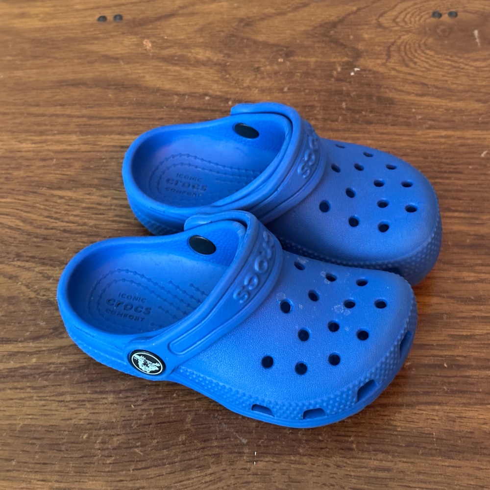 CROCS Kids Classic Clogs Blue Toddler Size 7